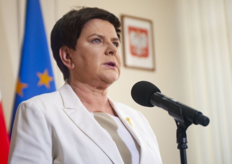 Beata Szydło przedstawiła nowy kontrakt społeczny dla nauczycieli. Co zawiera?