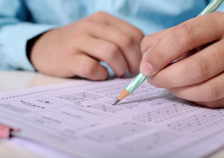  Formularz zgłoszeniowy dla chętnych do pomocy przy egzaminach dla gimnazjalistów i ósmoklasistów