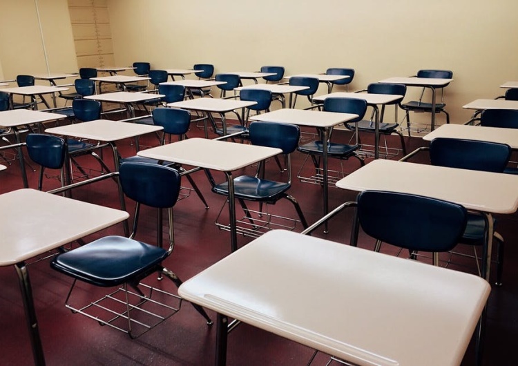 MEN: "Kilka tys. osób z kwalifikacjami pedagogicznymi zgłosiło się do pomocy w zespołach egzaminacyjnych"
