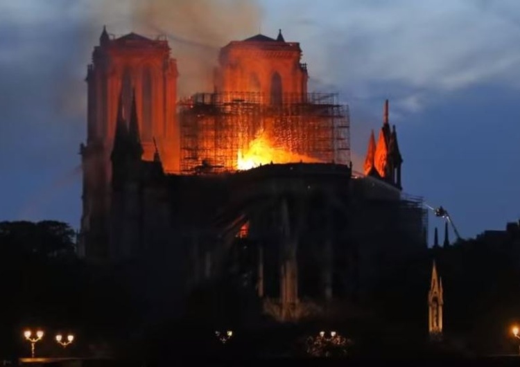  Podano prawdopodobną przyczynę pożaru w Notre Dame