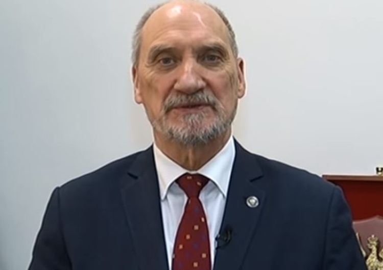 Macierewicz o ochronie życia poczętego: Ta sprawa musi być załatwiona