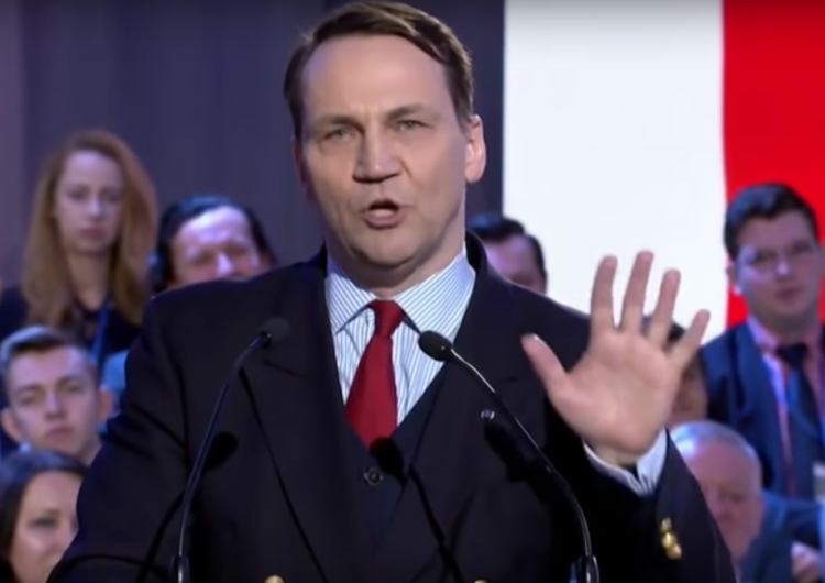 Pokaz "kultury" w wykonaniu R. Sikorskiego. "Bujaj się, wariatko" w stronę K. Pawłowicz