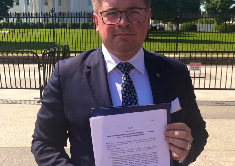  Tomasz Rzymkowski [K'15]: Właśnie przedstawiłem przed Białym Domem ustawę anty-447