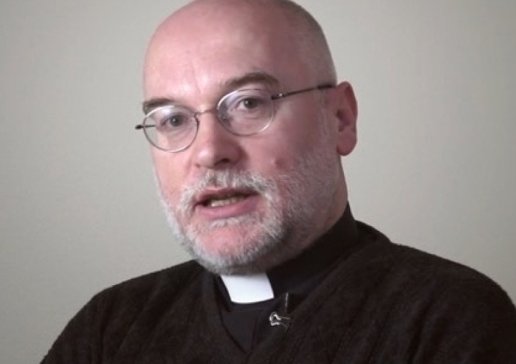 Ojciec Kowalczyk: "Support sprawił, iż mało kto analizuje mowę Tuska. A przecież Tusk błysnął złotymi..."