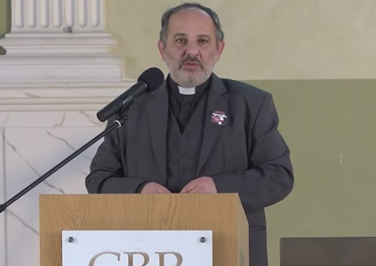 Ks. Sowa na antykościelnym politycznym wiecu. Ks. Isakowicz-Zaleski przypomina słowa prymasa Polaka