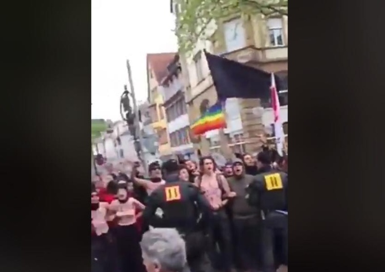  [video] W jakich warunkach idzie w Niemczech katolicki marsz? Policja, wrzaski, zagłuszanie, nienawiść
