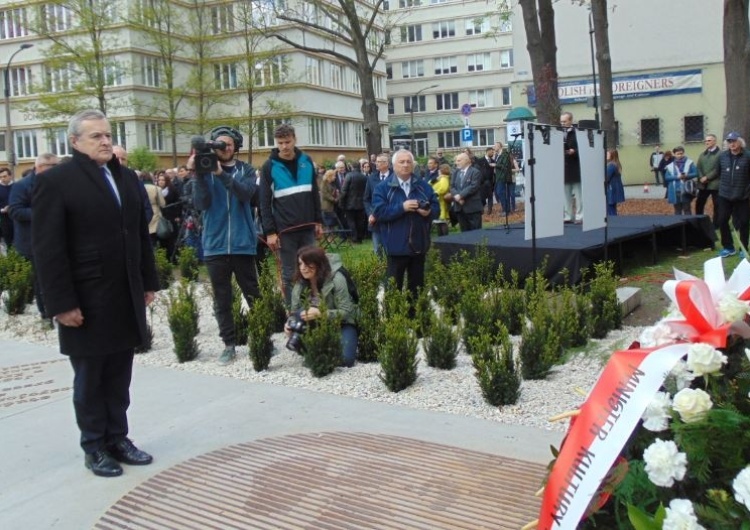 Adam Zyzman: Odsłonięcie tablicy – pomnika Stanisława Pyjasa
