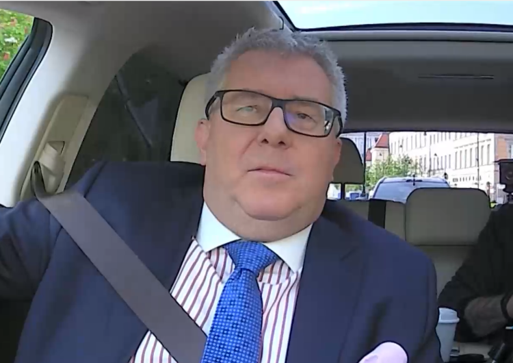 Ryszard Czarnecki bez ogródek o przerobieniu wizerunki Matki Bożej: To świństwo!