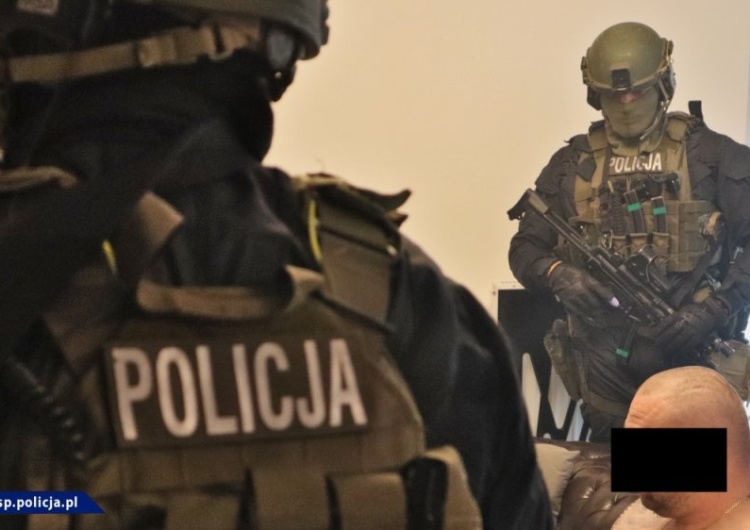  400 policjantów wzięło udział w akcji CBŚP na Śląsku przeciw grupie przestępczej o charakterze zbrojnym
