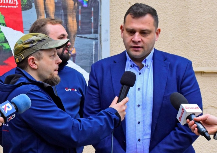  [video] M. Ossowski, red. naczelny "TS": "Dewastacja plakatów wychodzi poza ramy demokracji i tolerancji"