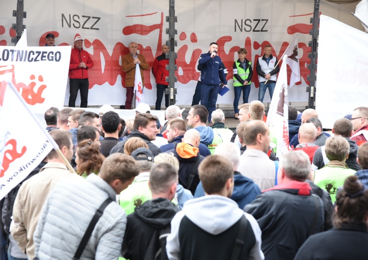  Zarząd Regionu Mazowsze popiera strajkujących w Airbus Poland S.A.