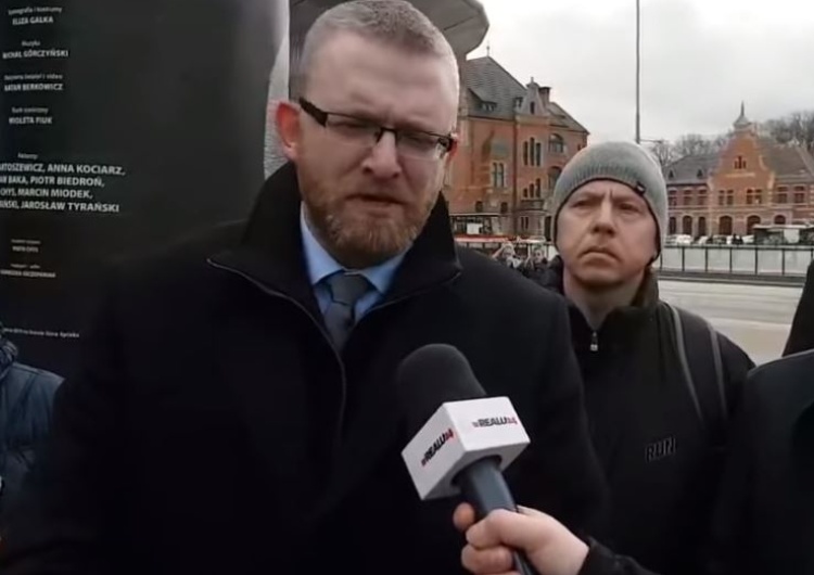  [video] Grzegorz Braun doniósł do prokuratury... na samego siebie