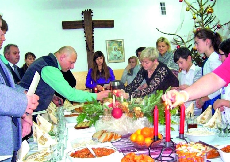 Nieobecnych pojawią się cienie... Jak przeżyć Święta bez bliskich?