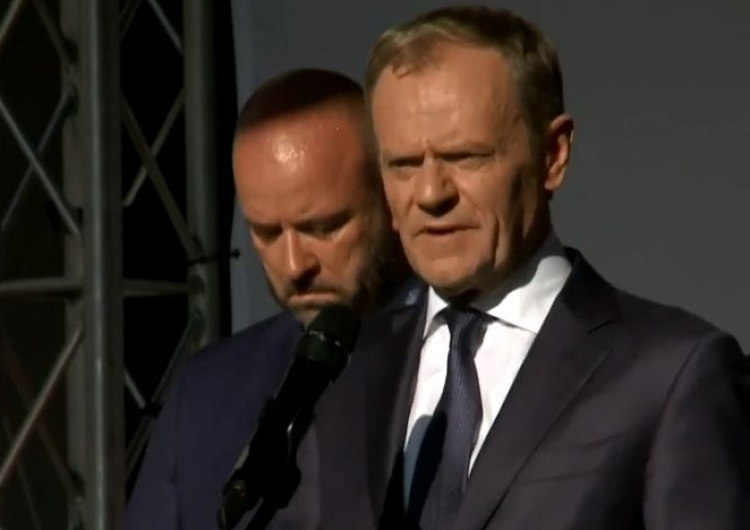  Tusk na obchodach w Gdańsku: "Lech Wałęsa dał nam przykład jak zwyciężać mamy"