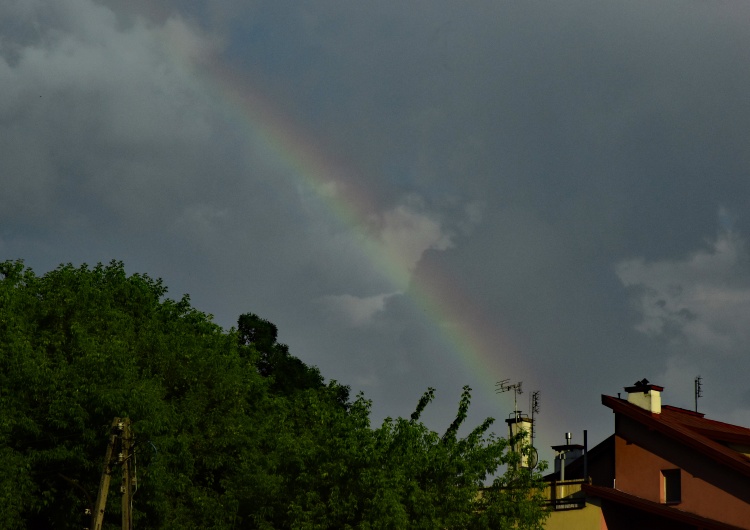 Tomasz Gutry [Fotorelacja] Tęcza nad Warszawą prawdziwa 7 kolorów