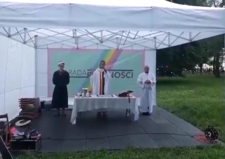  [video] Parada Równości. Szyderstwa i przedrzeźnianie Mszy św. Liczne komentarze