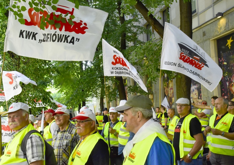 TOMASZ GUTRY [Fotorelacja] Pikieta górników przed Ministerstwem Energii