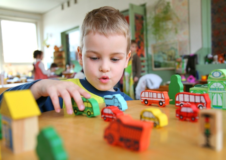 Już za dwa tygodnie rozszerzenie programu "Rodzina 500+"! Ministerstwo apeluje do samorządów o...
