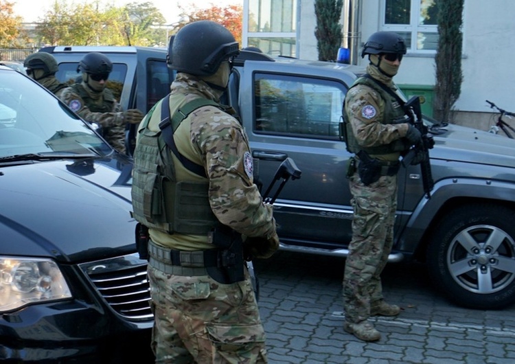 Wspólna akcja CBA i CBŚP. Uderzenie w „Mafię VAT-owską”. W tle próby wyłudzenia 150 mln zł
