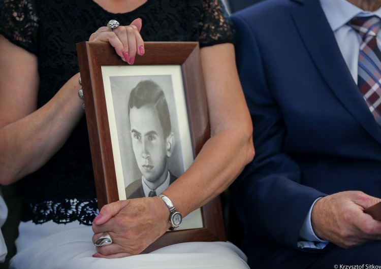 "Ujawniono tych, którzy mieli być zapomniani". Wręczono noty identyfikacyjne 24 Żołnierzy Wyklętych