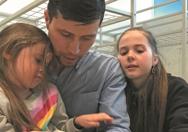  Szwecja wydała Europejski Nakaz Aresztowania wobec Denisa Lisova, który uciekł z córkami do Polski