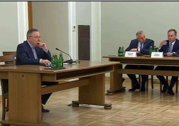 B. Sienkiewicz przed komisją VAT: „Państwo uczyło się tego rodzaju przestępczości”