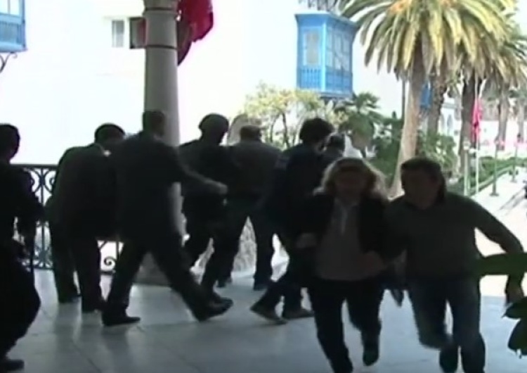  [Video] Dwa ataki samobójcze w Tunezji
