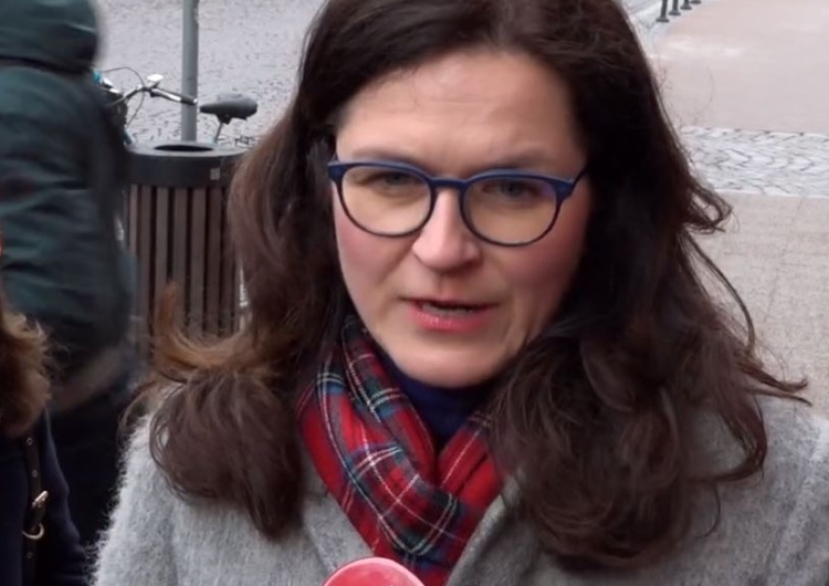 "Opublikowano kłamliwy materiał..." Dulkiewicz pozywa "Sieci" za okładkę "Czy Gdańsk chce do Niemiec?"