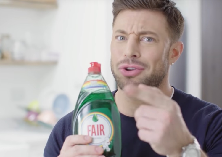 Producent znanego płynu do mycia naczyń, zmieni etykietę na tęczową, by "zaangażować się w kwestie LGBT+"