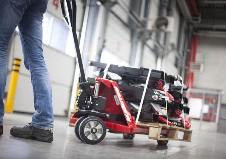  Zmiany w bhp przy ręcznych pracach transportowych. Uwagi "Solidarności"