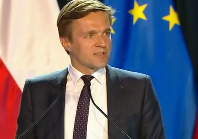 "Czekam na dalsze podlizywanie się publicystom i elektoratowi PiS". Jażdżewski wbija szpilkę Schetynie