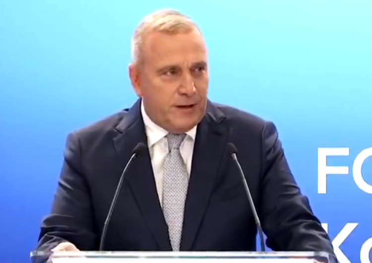 Co w programie Schetyny? Dekarbonizacja, związki partnerskie i handel w niedziele