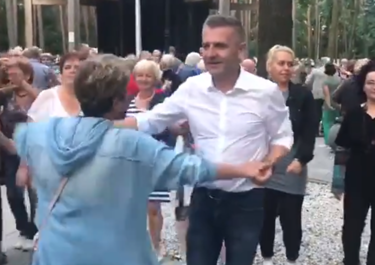  [Wideo] Bal na Titanicu? Jan Grabiec i Bartosz Arłukowicz na potańcówce wyborczej