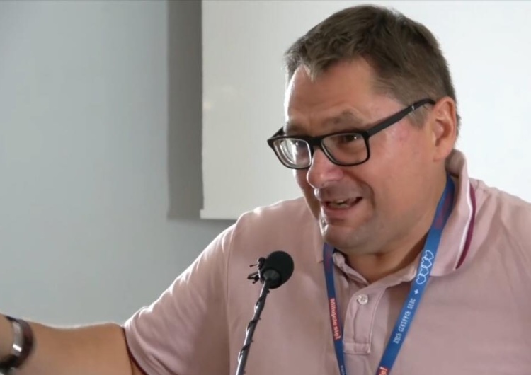 Terlikowski: "Co by było, gdyby jakieś liberalne medium wypuściło naklejki: Strefa wolna od katolicyzmu?"