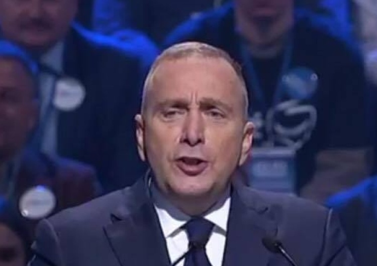 Schetyna o pobicia w Białymstoku oskarża PiS. Rzecznik SLD: "Przemoc była obecna także za rządów PO"