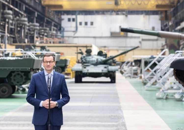  Podpisano kontrakt na remont czołgów T-72 o wartości 1,75 mld zł. Zrealizuje go polska firma