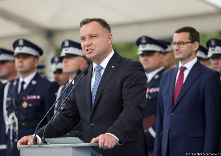  Prezydent: Jakaż musiała być duma pradziadków, kiedy w odrodzonej ojczyźnie wstępowali do policji...