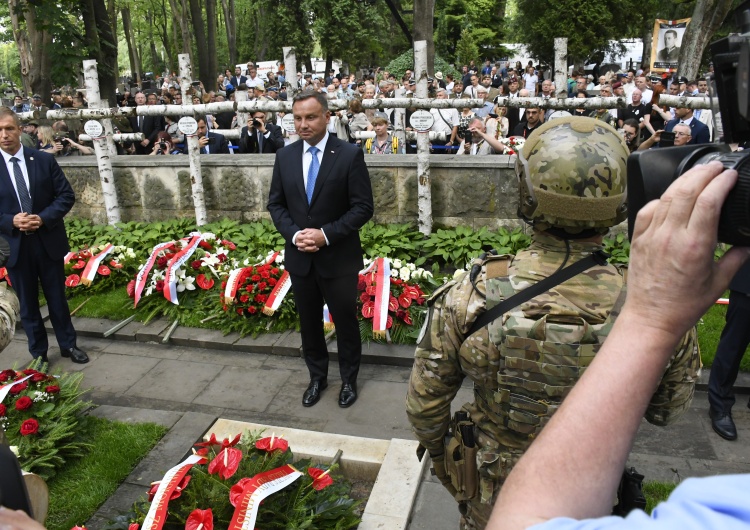 Tomasz Gutry [Nasza fotorelacja] Ryszarda Białous ps. "Jerzy" dowódca batalionu "Zośka" spoczął na Powązkach