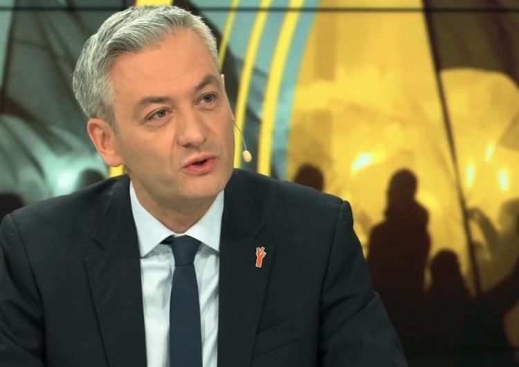 Biedroń: "Chcę usłyszeć w twarz, że jestem tęczową zarazą". Arcybiskup Jędraszewski odpowiada