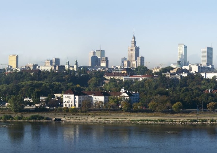 Prokuratura: Troje byłych warszawskich urzędników usłyszało zarzuty w związku z aferą reprywatyzacyjną