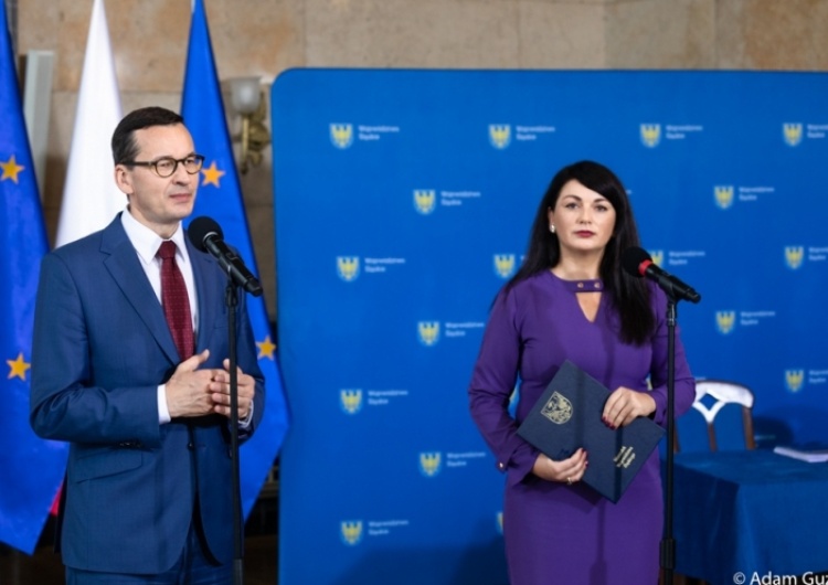 Podpisano kolejne umowy na budowę dróg. Morawiecki: Są niezbędnym elementem rozwoju gospodarczego