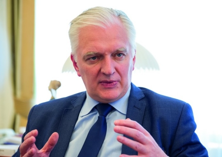 "Jako minister nauki nie wiem, gdzie się schować ze wstydu". Gowin komentuje wpis Hartmana