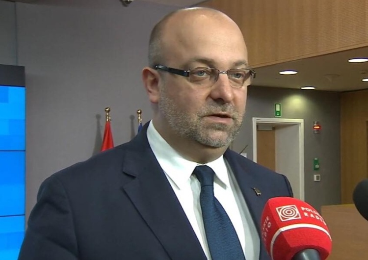 Onet oskarża min. Piebiaka o zorganizowany hejt w sieci. KPRM: Premier poprosił ministra o wyjaśnienia