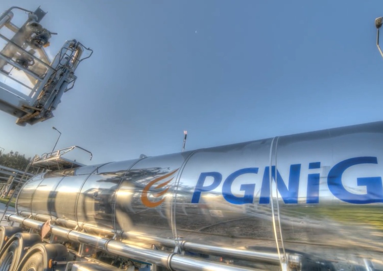 PGNiG dostarczy spółce Synthos 8200 ton paliwa. "To największa umowa w Polsce na sprzedaż LNG"