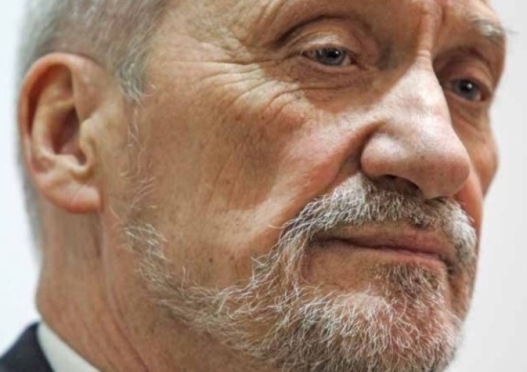 Macierewicz dla Tysola: Bezpieczeństwo wobec zapędów rosyjskich może zapewnić tylko współdziałanie z USA