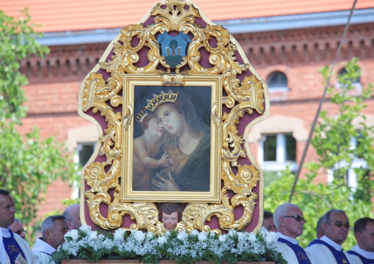Abp Jędraszewski u Matki Boskiej Myślenickiej: Pojawiają się ideologie, które chcą zawładnąć sercami