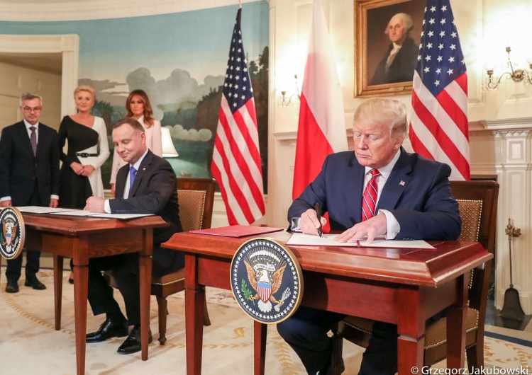 Makowski: "Mamy to! Donald Trump w Warszawie zamierza ogłosić zniesienie wiz do USA"