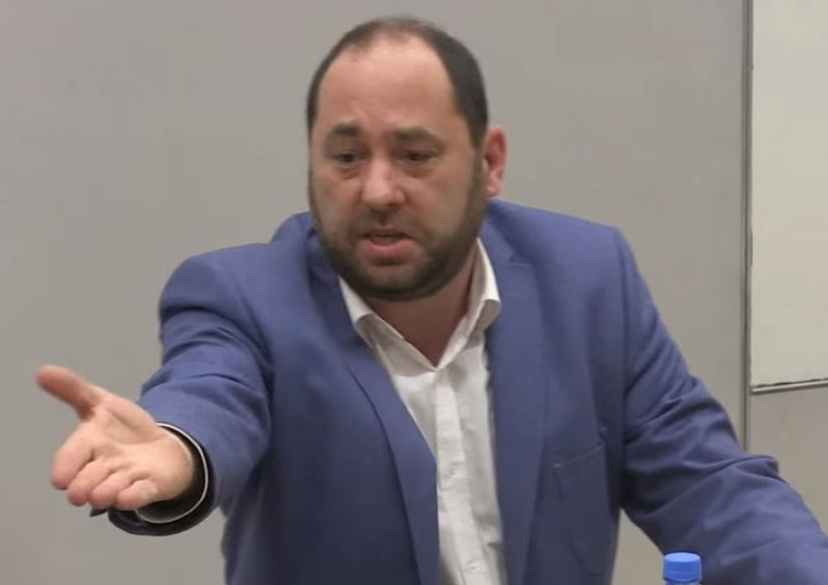 Obłęd Hartmana po konwencji PiS: "Lud Kaczyńskiego nie potrzebuje pozorów. Żadne łajno mu nie straszne"