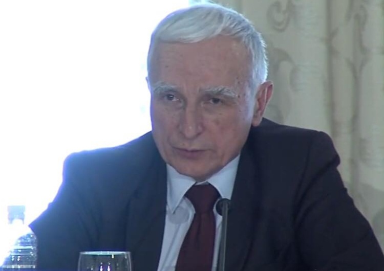 Atom "filarem polityki energetycznej Polski". Naimski zapowiedział rok powstania pierwszego reaktora
