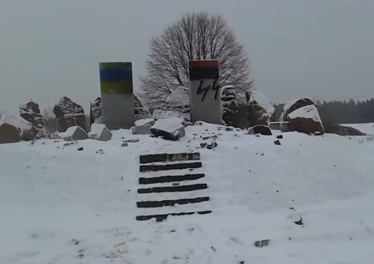  Ukraińscy nacjonaliści zdewastowali pomnik upamietniajacy zamordowanych Polaków